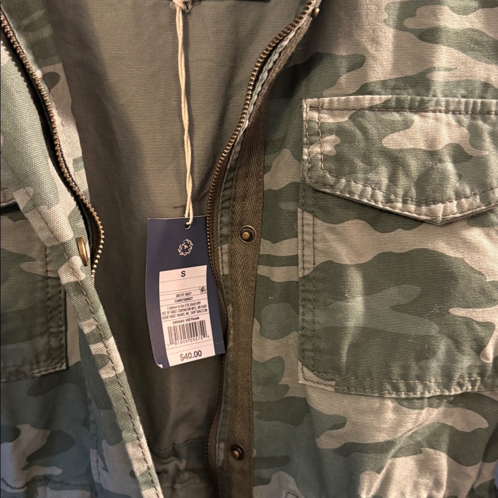 Camouflage Zip-Up Jacket - Picture 2 of 6